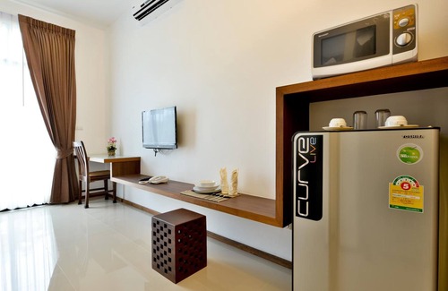 Chom Thong Hotel | Adult-Only Retreat: Choice Hotel with Exceptional Amenities