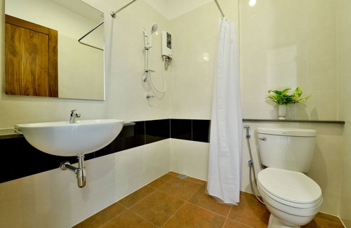 Chom Thong Hotel | Adult-Only Retreat: Choice Hotel with Exceptional Amenities