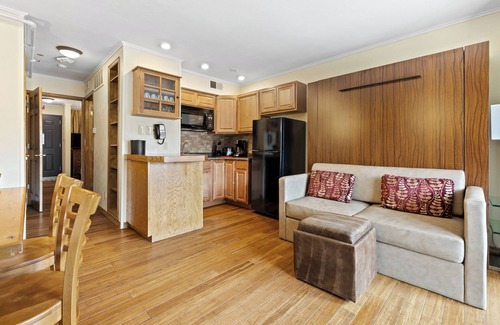 Avon Hotel | Relaxing Suites at The Christie Lodge in Vail Valley