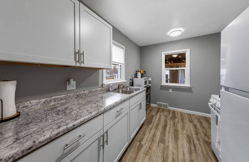 Saint James House | Ideal Family Retreat at The Christine with Work Space & Wifi