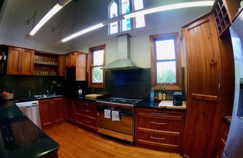 Somerset Dam House | Exceptional Lake View Stay at The Church Somerset Dam