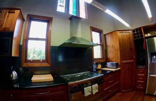 Somerset Dam House | Exceptional Lake View Stay at The Church Somerset Dam