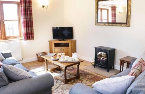Leominster House | Discover The Cider House: Pet-Friendly 4-Star Retreat