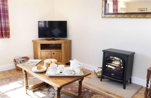 Leominster House | Discover The Cider House: Pet-Friendly 4-Star Retreat