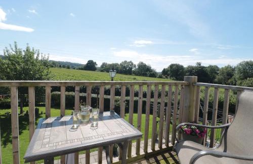 Winscombe Apartment | Family-Friendly Getaway at The Cider Shed - Rated 9.7!