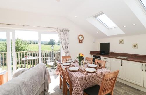 Winscombe Apartment | Family-Friendly Getaway at The Cider Shed - Rated 9.7!