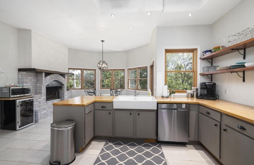 Eagle Rock House | Charming Cimarron Lake House: Pool & Scenic Table Rock Views