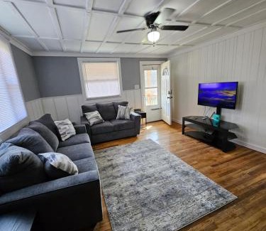 Eccles Villa | Experience Comfort at The Circleview Suite - Pet Friendly