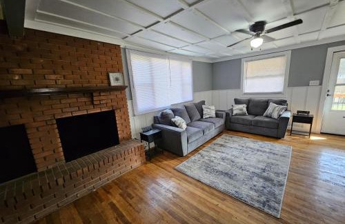 Eccles Villa | Experience Comfort at The Circleview Suite - Pet Friendly