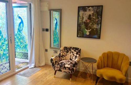 Chichester House | Discover The Citiroom: Guest Rated 9.4/10 for Comfort