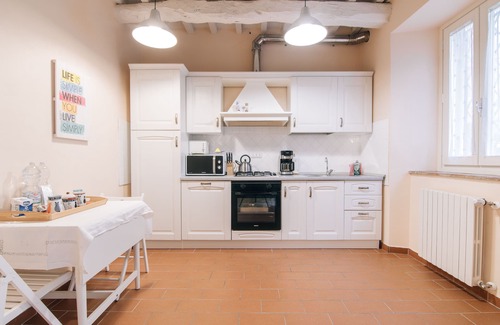 Uzzano Apartment | Discover The Citrus Village - Mandarin: Spa & Hot Tub Retreat