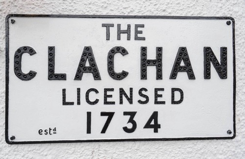 Drymen Hotel | Guest Rated 9.6: Stay at The Clachan Inn with Breakfast