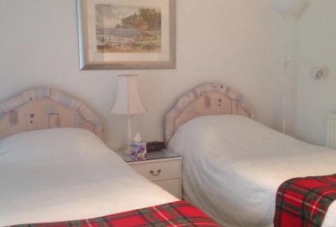 Kilmarnock House | Discover the Clan MacGregor Room with Pool and Family Fun