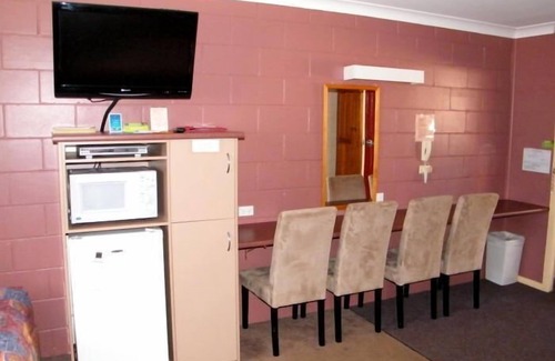 Glen Innes Hotel | Discover The Clansman Motel: Family-Friendly with Breakfast