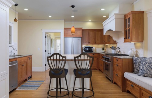 Claremont House | Unforgettable Claremont District Getaway with Spa & Hot Tub