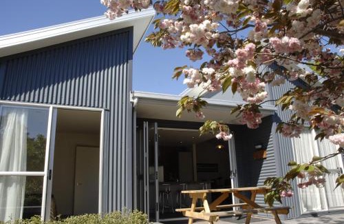 Martinborough Hotel | Pet-Friendly Escape at The Claremont Motel - 5 Stars!