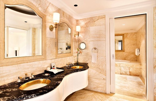 Delhi Cantonment Hotel | Elegant Stay at The Claridges New Delhi - 5-Star Experience