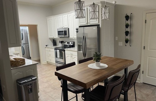 Conway House | Experience The Clark Chateau: Spa, Breakfast & Family Comfort