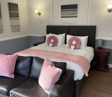 Pitlochry House | Unforgettable Stay at The Claymore Guest House & Apartments