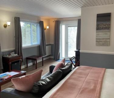 Pitlochry House | Unforgettable Stay at The Claymore Guest House & Apartments