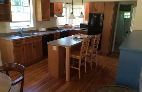 Cummington Cottage | Tranquil Getaway at The Clearing - Embrace Nature's Peace