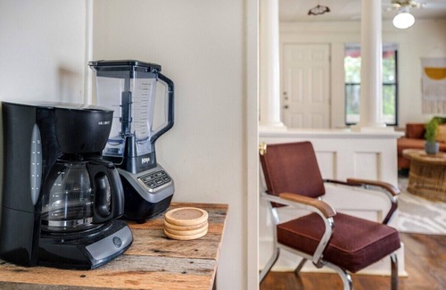 Fayetteville Apartment | Pet-Friendly The Clementine: Walk Everywhere, Guest Rated 9/10