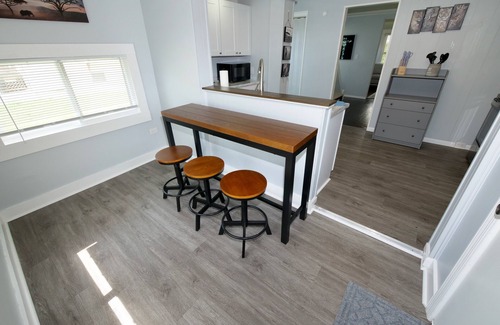 Old Brooklyn House | Discover The Cleveland Zoo House: Ideal for Traveling Nurses