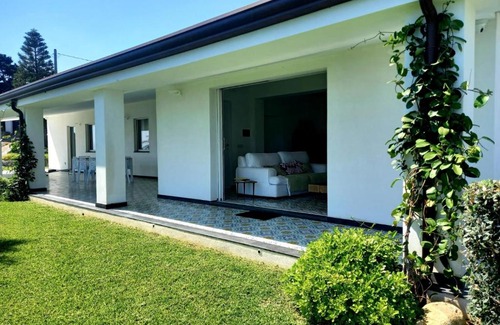 Province of Messina Villa | Oceanfront Retreat at The Cliff House - 4-Star Escape