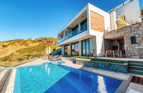 Faja da Ovelha House | Exceptional Stay at The Cliffhouse with Pool & Spa