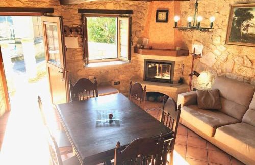 O Vicedo House | Relax at The Cliffs - Casa Crecide: 4-Star Family Retreat