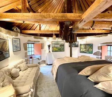 Porto do Barqueiro House | Inviting The Cliffs - The Painted Mill: Family-Friendly Retreat