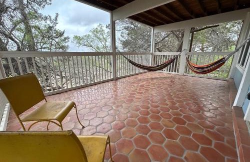 Wimberley House | The Clifftop Perch, 70ft above the dry Blanco