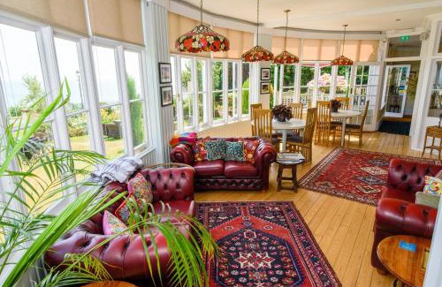 Shanklin Hotel | Oceanfront Bliss at The Clifton - Rated 9/10 by Guests
