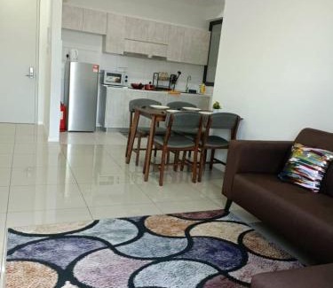 Putrajaya Apartment | Inviting Clio 2 Residences with Pool Near IOI City Mall