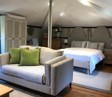 Old Windsor Apartment | Experience The Clockhouse: Oceanfront Retreat with Pets Welcome