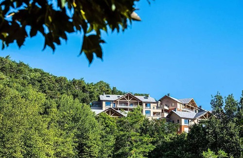 Chorges Apartment | Discover The Clos of the Ecrin du Lac: Pool & Spa Oasis