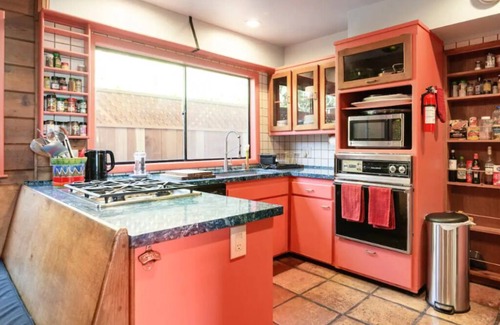 Hollywoodland House | Unmatched Proximity to the Hollywood Sign - Rated 9.6/10