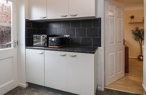 Hoole Cottage | THE CLOUD HOUSE @ HOOLE, pet friendly, with a garden in Hoole