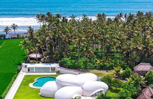 Kerambitan Villa | Experience The Cloud Unique Beachfront Villa with Ocean Views