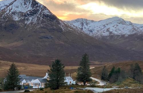 Shiel Bridge Hotel | Discover The Cluanie Inn: Pet-Friendly Retreat Awaits