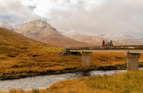 Shiel Bridge Hotel | Discover The Cluanie Inn: Pet-Friendly Retreat Awaits