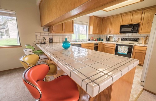 Groveland House | Experience The Club House @ Pine Mountain Lake, 10/10 Rated