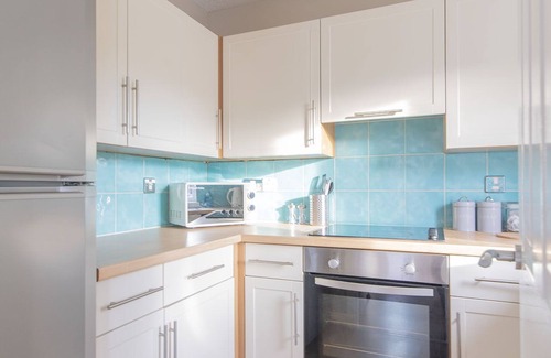 North West Apartment | Exceptional Rockvilla Flat: West End City Centre Retreat