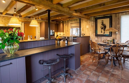 Priors Marston Cottage | Pet-Friendly Getaway: The Coach House at Holy Well for 6