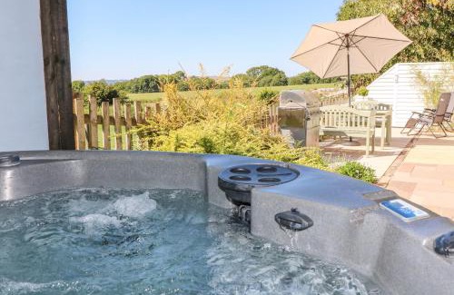 Calwich House | Unforgettable Stay at The Coach House, Bank Top Farm
