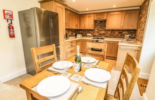 Arnside House | Family-Friendly Coach House with Garden in Scenic Arnside