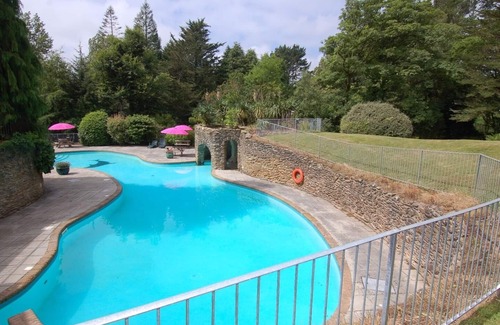 Ivybridge Cottage | Family-Friendly Coach House with Pool in Beautiful Modbury