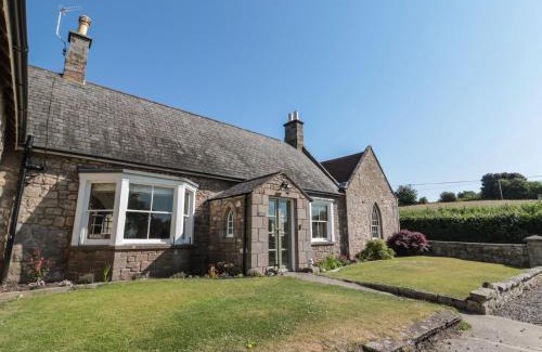 Ford House | Pet-Friendly Retreat at The Coach House, Rated 9/10!
