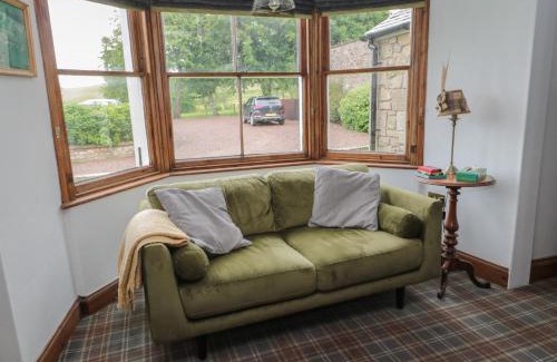 Ford House | Pet-Friendly Retreat at The Coach House, Rated 9/10!