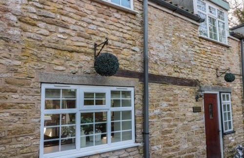 East Ayton House | Pet-Friendly Retreat at The Coach House - 4-Star Comfort